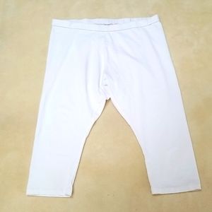 White knit capri legging
